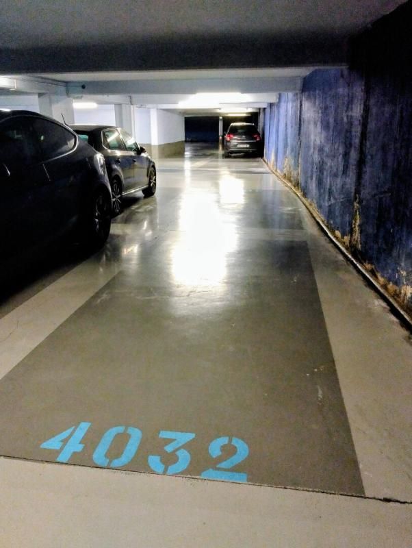 PARIS-16E-ARRONDISSEMENT Grande place dans un parking sécurisé face à la Maison de la Radio 2