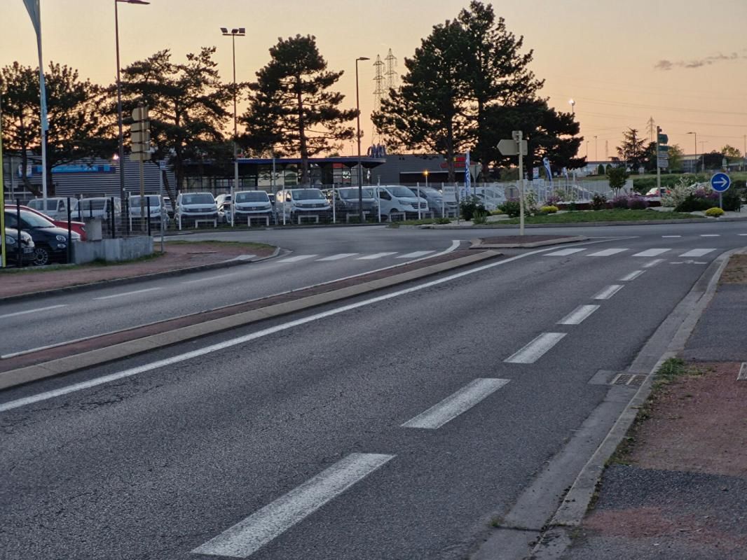 MABLY 42300 MABLY - MURS,  LOCAL D'ACTIVITE  200 m², TERRAIN 2.500 m² 3