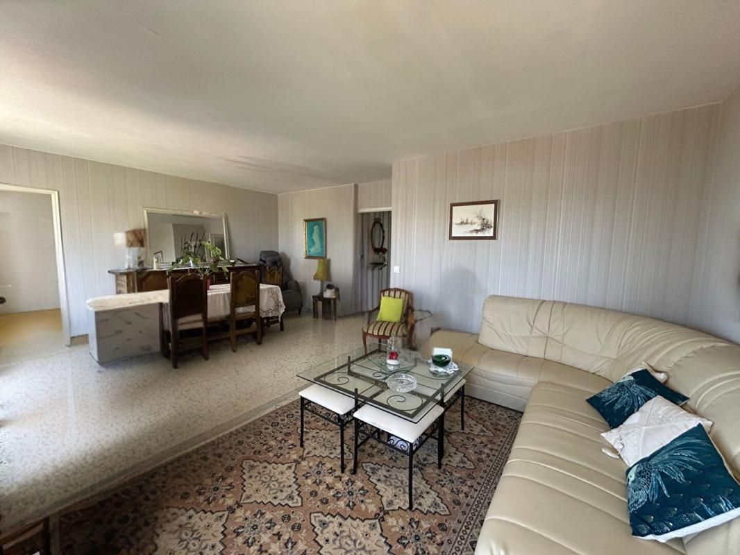 ANTIBES Antibes, quartier Fontmerle 4 pièces 90 m² ,Vue verdure , Parking , beau potentiel 3