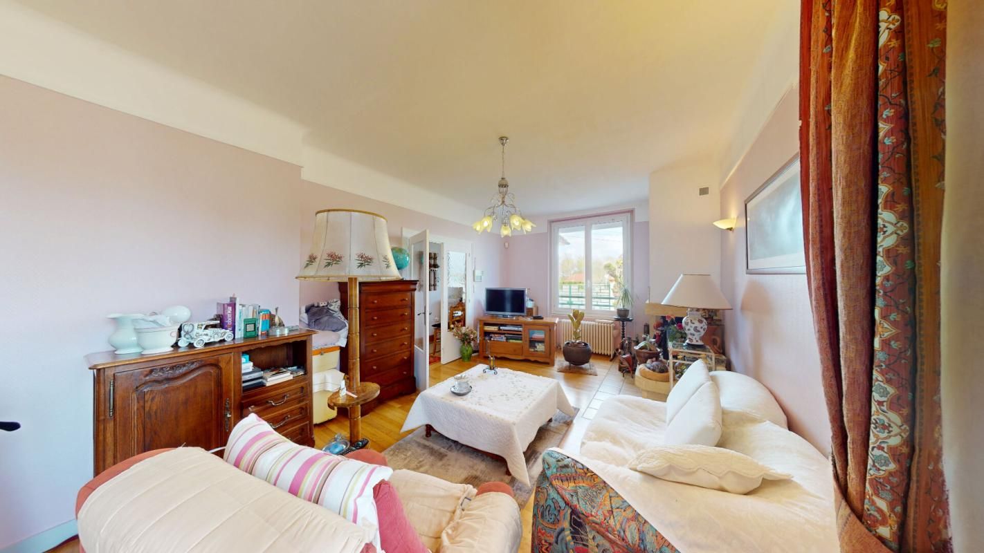 FOECY Maison Foecy  : 140 m² - 6 pièces - 4 chambres - 2