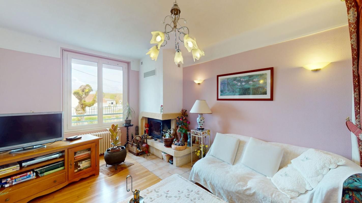 FOECY Maison Foecy  : 140 m² - 6 pièces - 4 chambres - 3