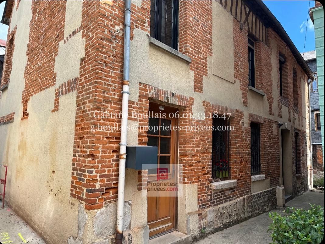 27500 - PONT-AUDEMER Immeuble de rapport 5 appartements -  259.900 euros