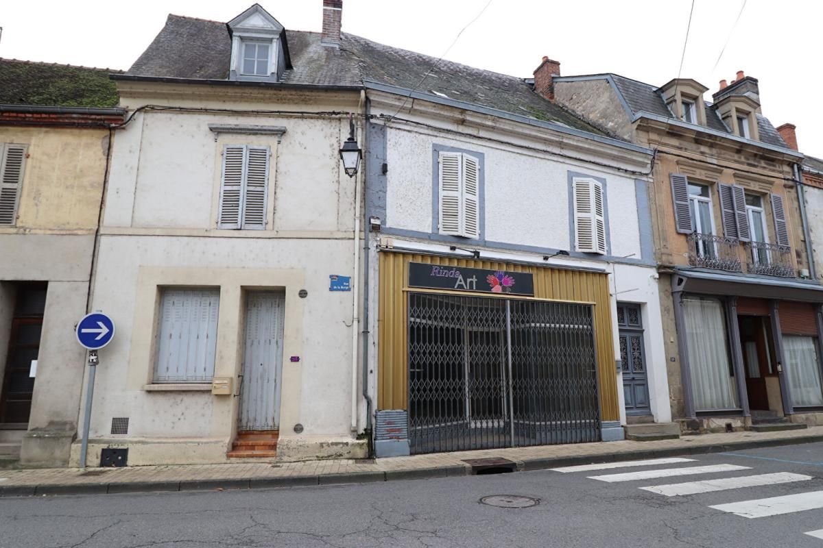 BOURBON-L'ARCHAMBAULT Immeuble Bourbon L Archambault 7 pièce(s) 220 m2 1