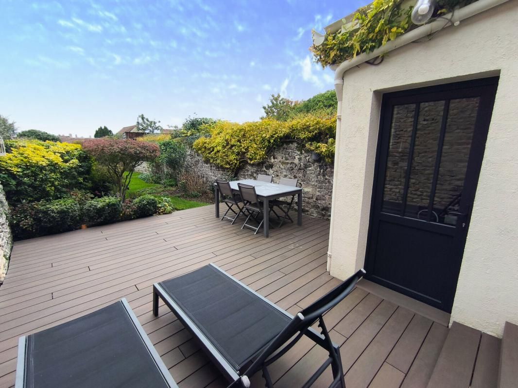 ALENCON Maison de ville avec jardin et garage 2