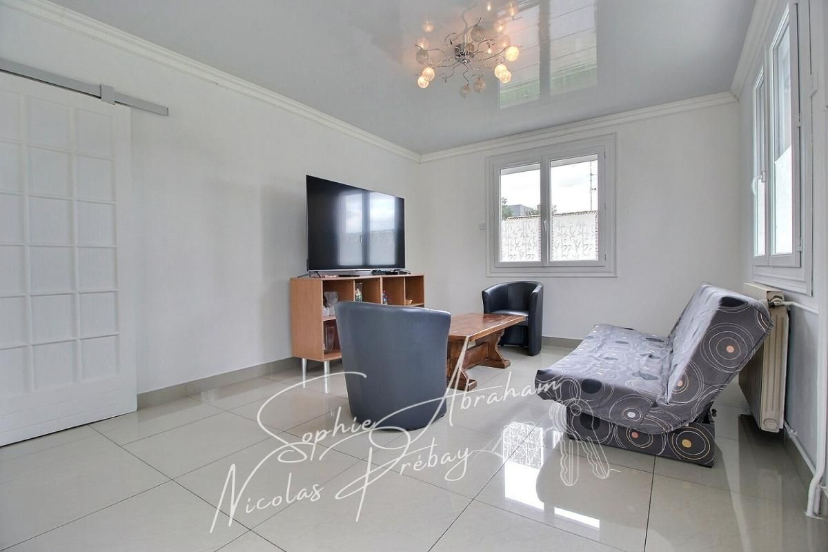 ANGERVILLE Maison, 6 chambres, sur sous-sol total avec jardin clos 4