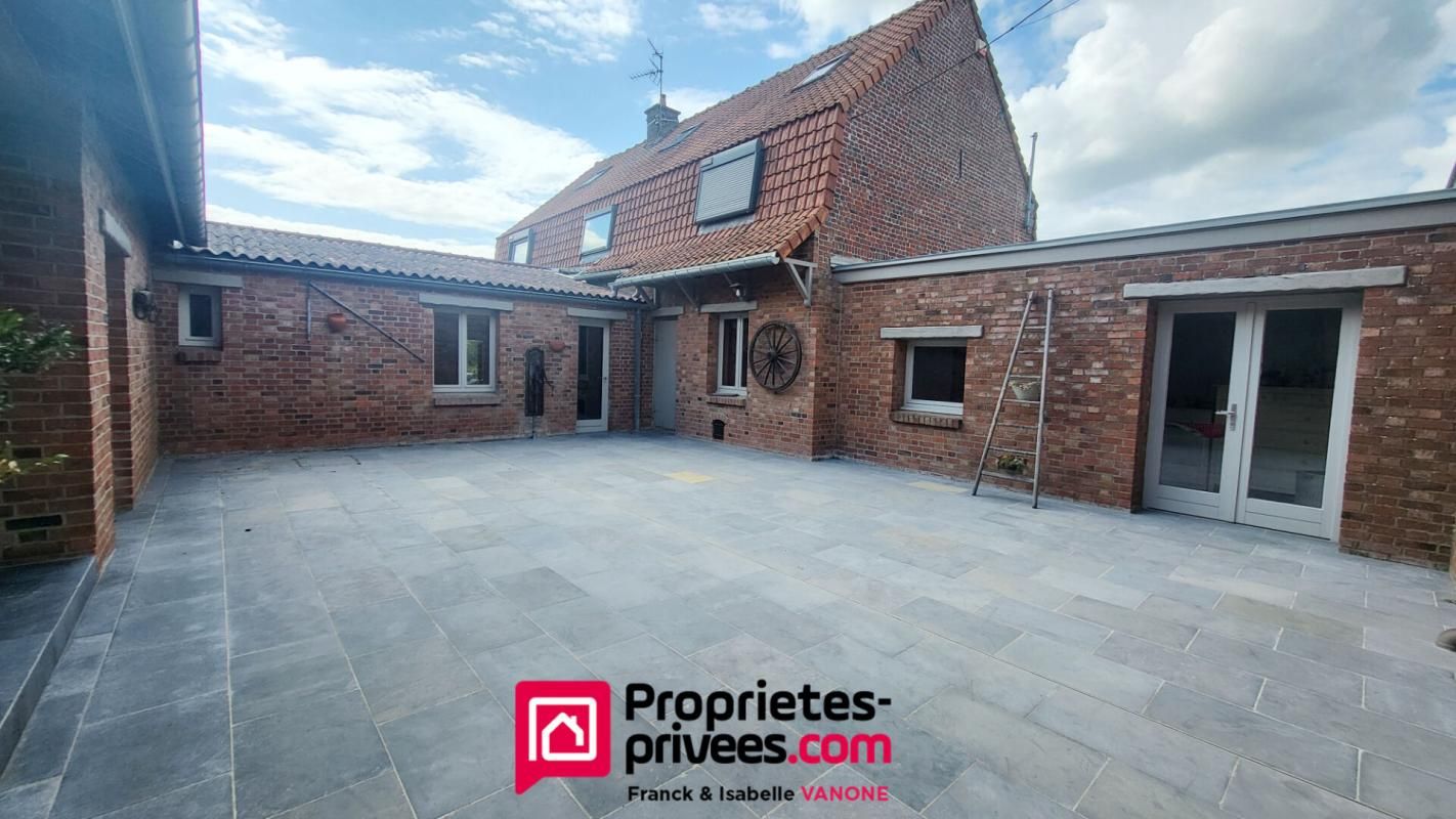 Exceptionnel corps de ferme au carré - Verlinghem - 249 m²