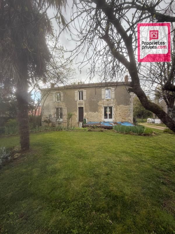 SAINTE-HERMINE Maison Sainte Hermine 14 pièce(s) 332.6 m2 2