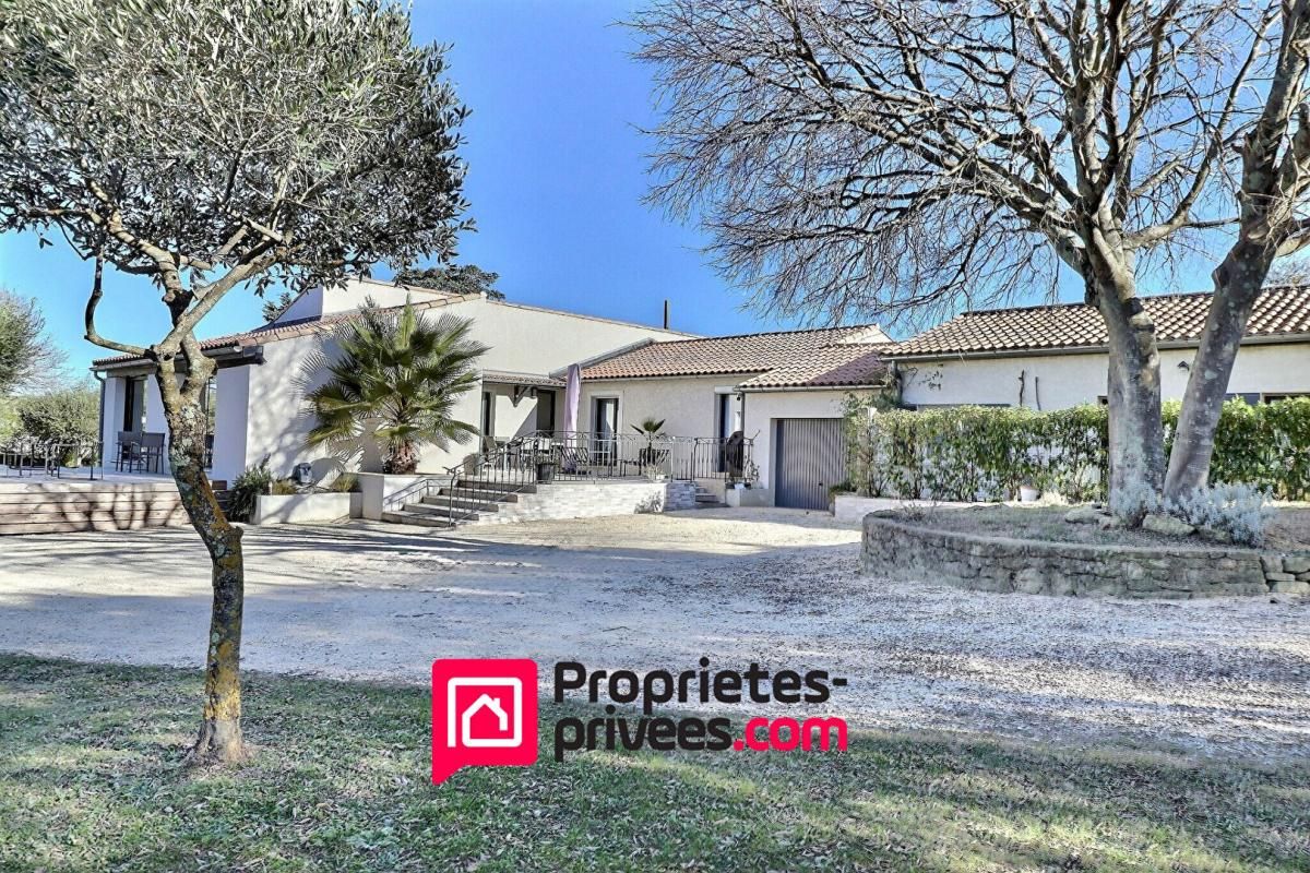 UZES Proche Uzès, Propriété  en campagne 1