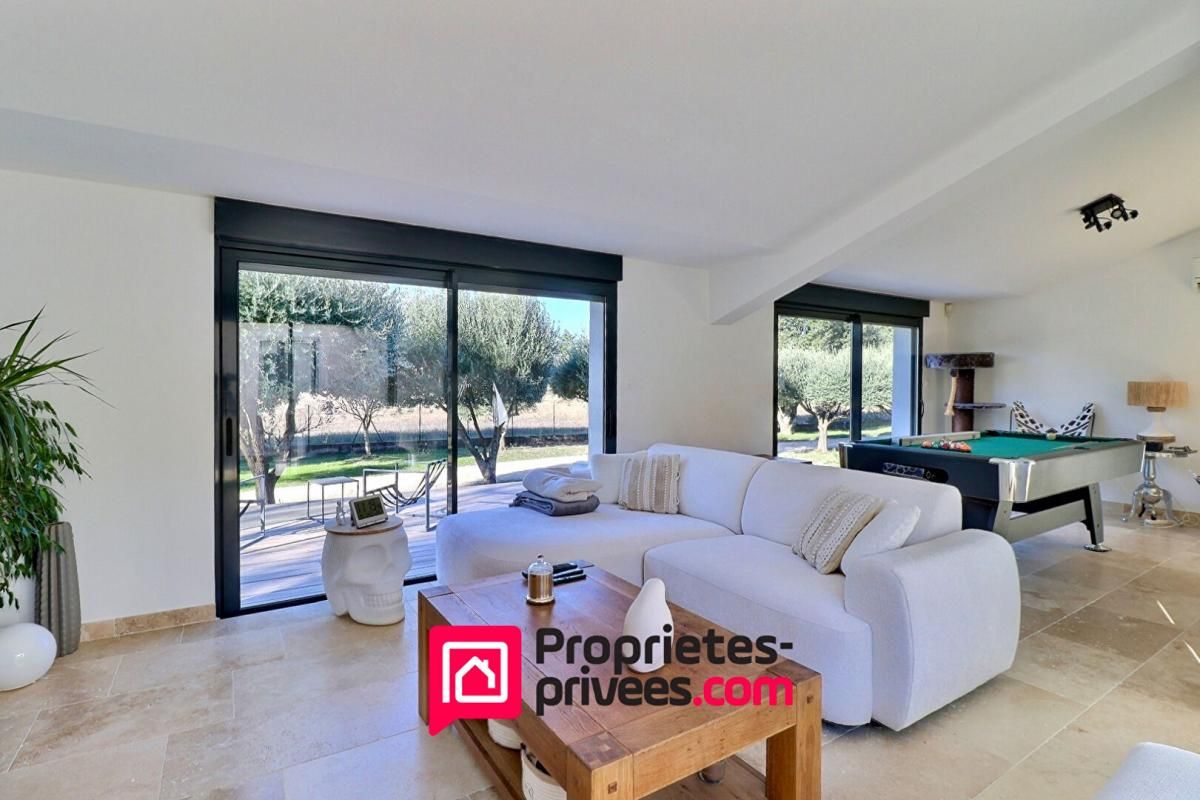 UZES Proche Uzès, Propriété  en campagne 2