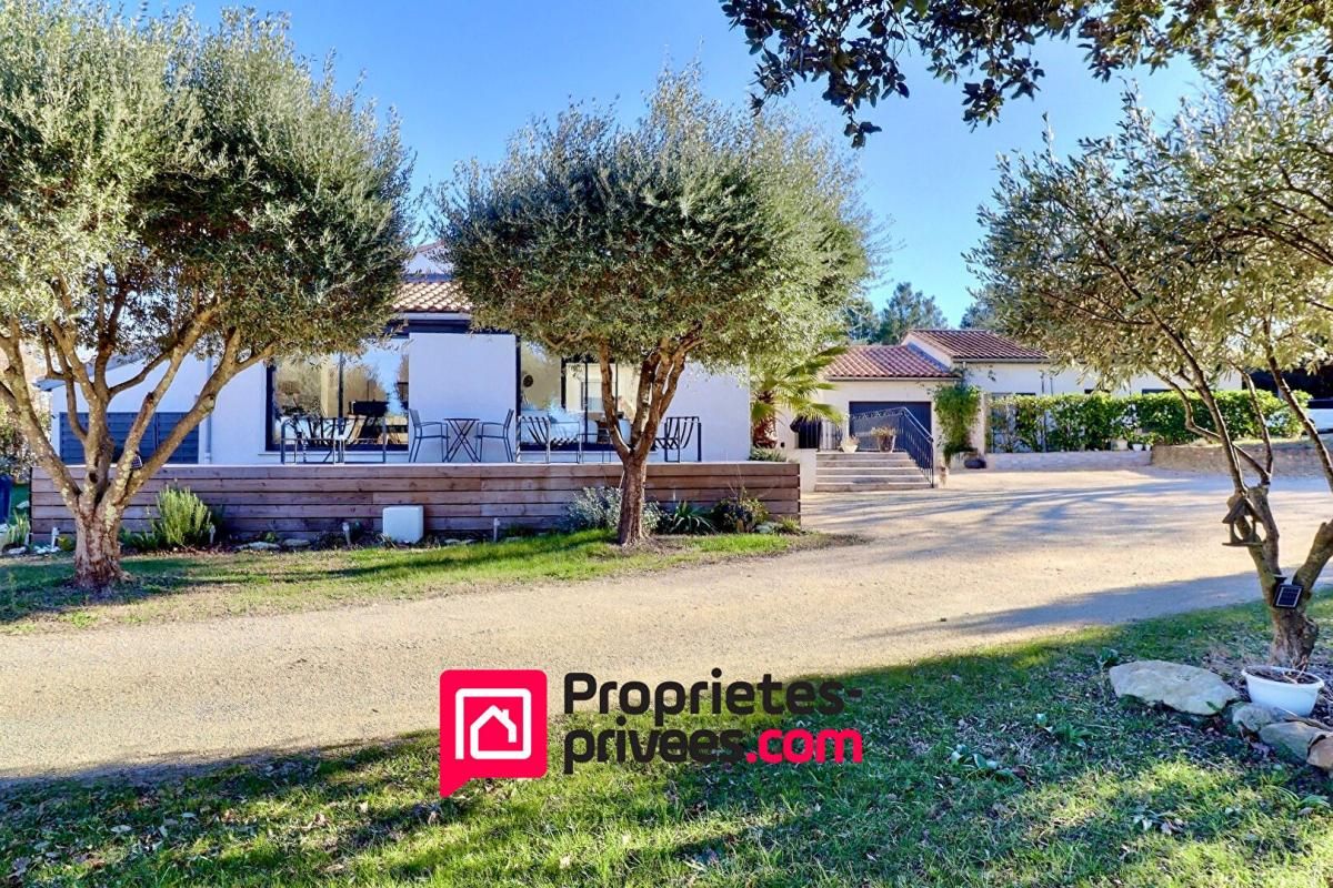 UZES Proche Uzès, Propriété  en campagne 3