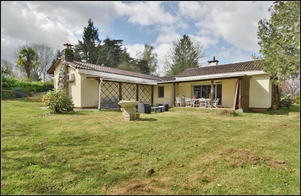 VILLA DE PLAIN-PIED 115 M² - 1732 M2 DE TERRAIN