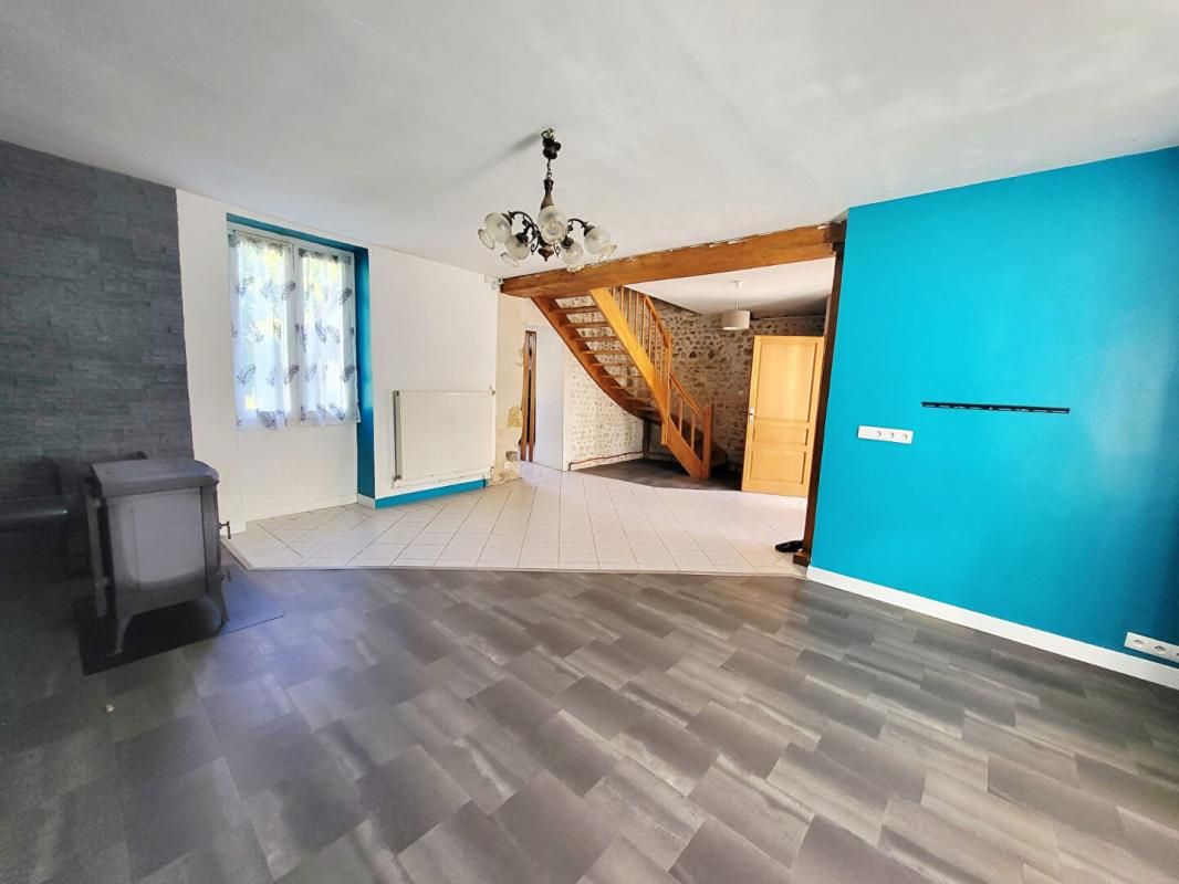 SACLAS Maison en pierre, 6 pièces, jardin et grange 4