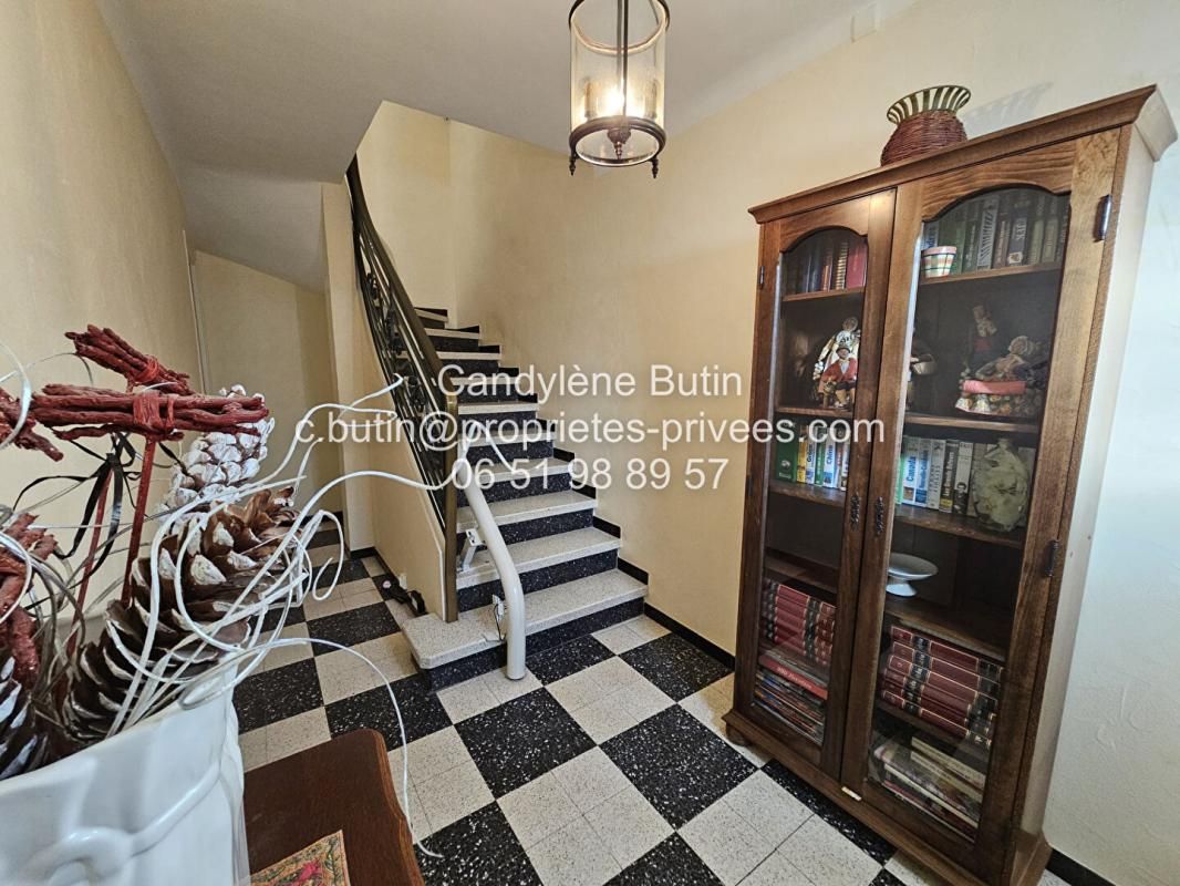 BEZIERS maison de ville avec extérieur et garage 2