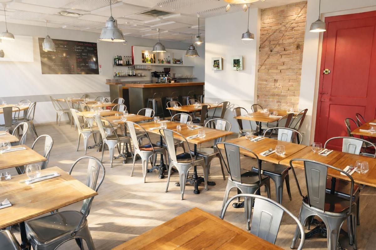 GRENOBLE GRENOBLE - BAR RESTAURANT 70 COUVERTS, TERRASSE, Emplacement fort passage et forte notoriété (Murs en option) 4