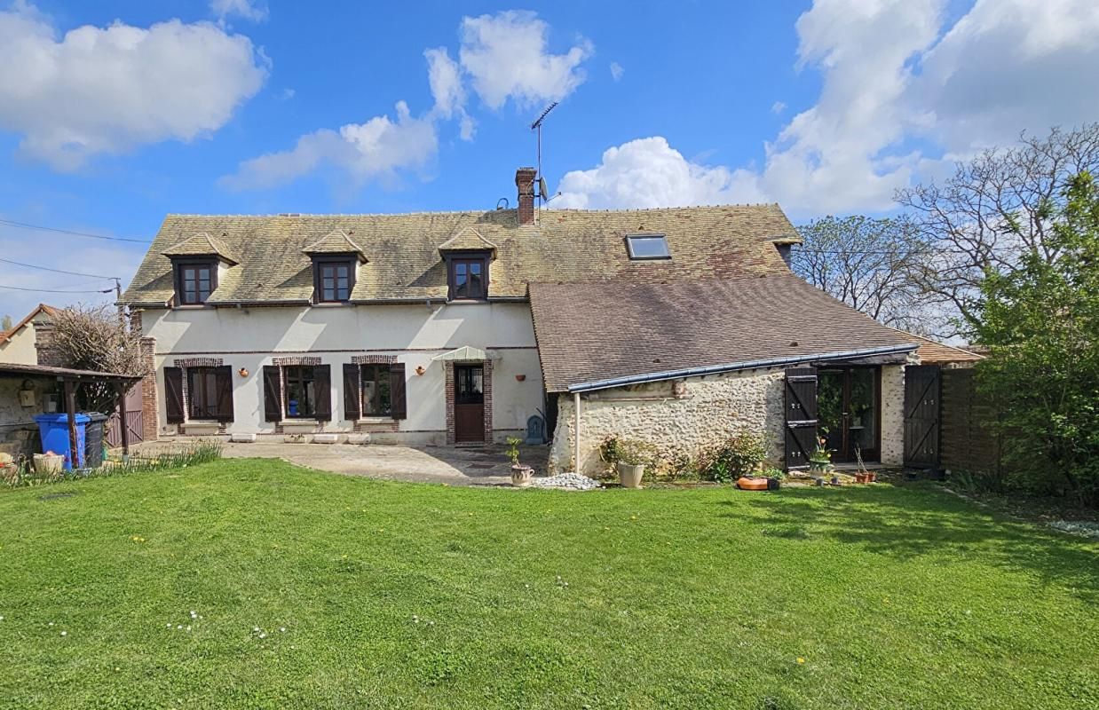 HOUDAN Houdan 12 mn / Maison de charme en parfait état de 147 m2 habitable 2