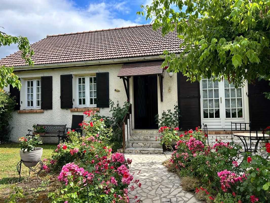 MARINES MARINES MEME. PAVILLON INDIVIDUEL DE PLAIN-PIED DE 82 M² PLUS UNE VERANDA DE 24.5 M² SUR UN TERRAIN DE500 M² 1