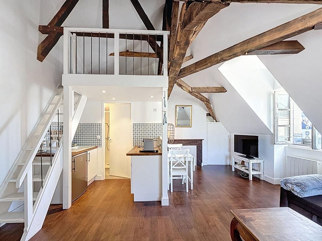 VANNES RARE. Vannes Port. Dernier étage avec vue imprenable sur le port et la Place Gambetta 2