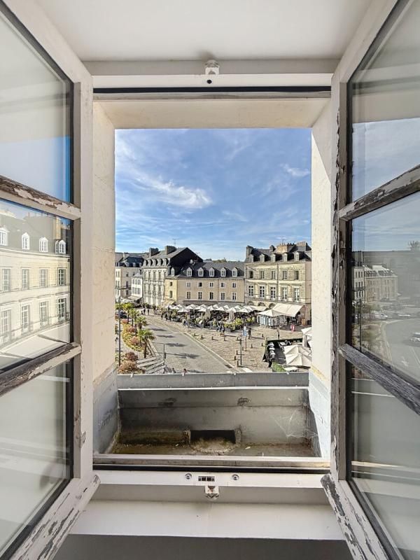 VANNES RARE. Vannes Port. Dernier étage avec vue imprenable sur le port et la Place Gambetta 3