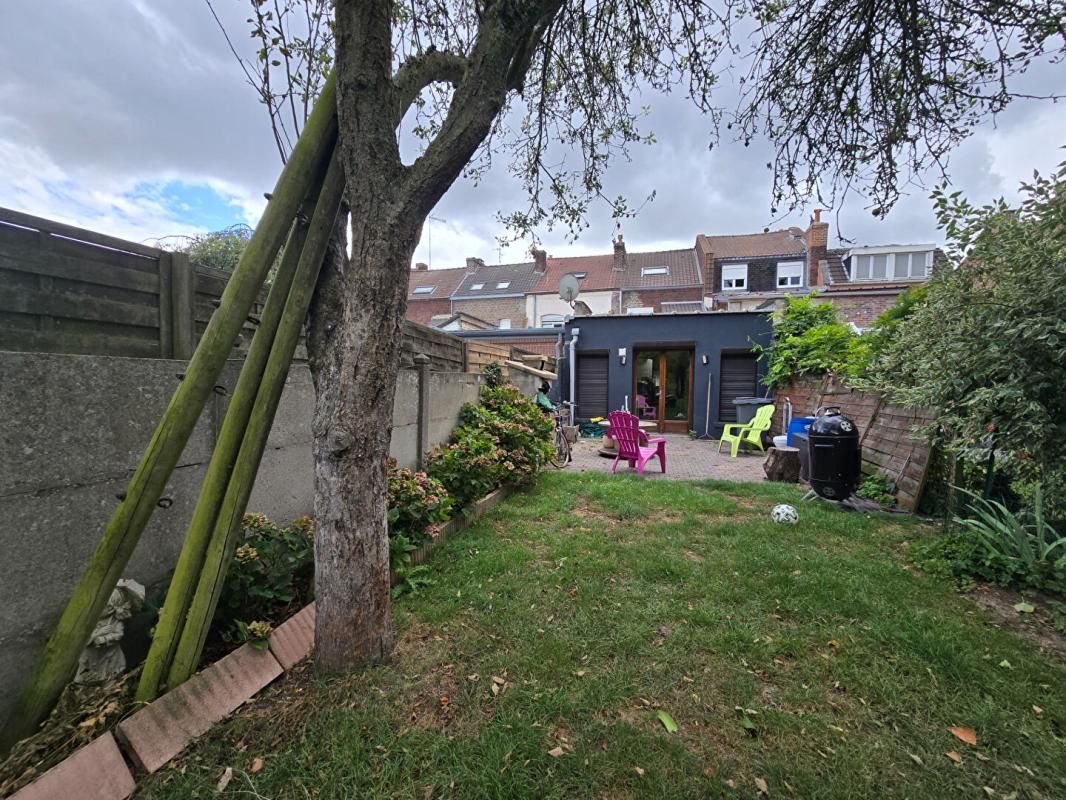 WATTRELOS Maison Wattrelos beaux volumes, 3 grandes chambres et jardin 300 m2 1