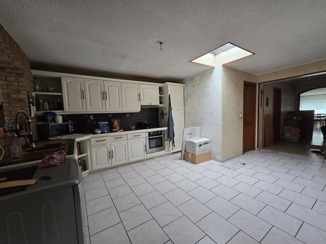 WATTRELOS Maison Wattrelos beaux volumes, 3 grandes chambres et jardin 300 m2 4