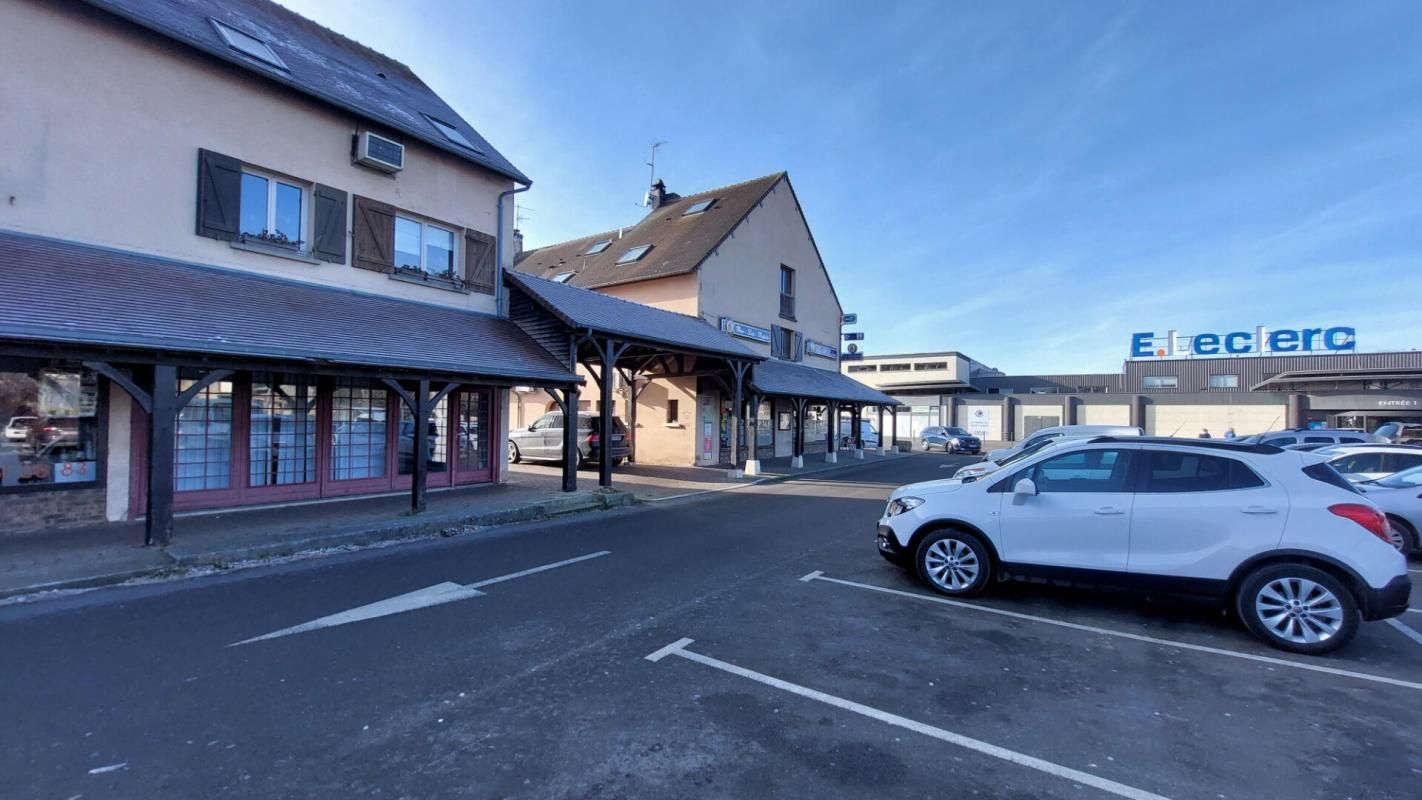 SECTEUR NONANCOURT - Local commercial de 54 m² accès PMR