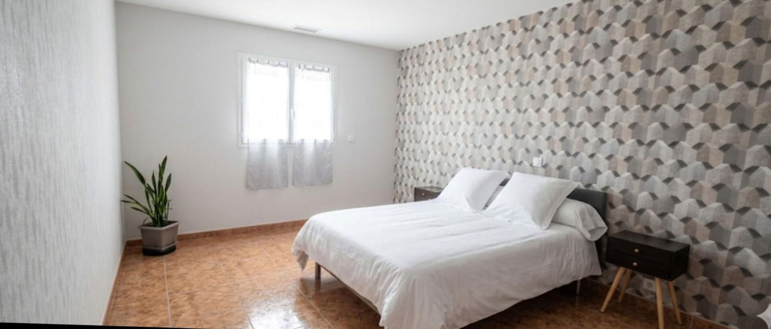 Lézignan Corbieres  jolie villa  spacieuse et économique