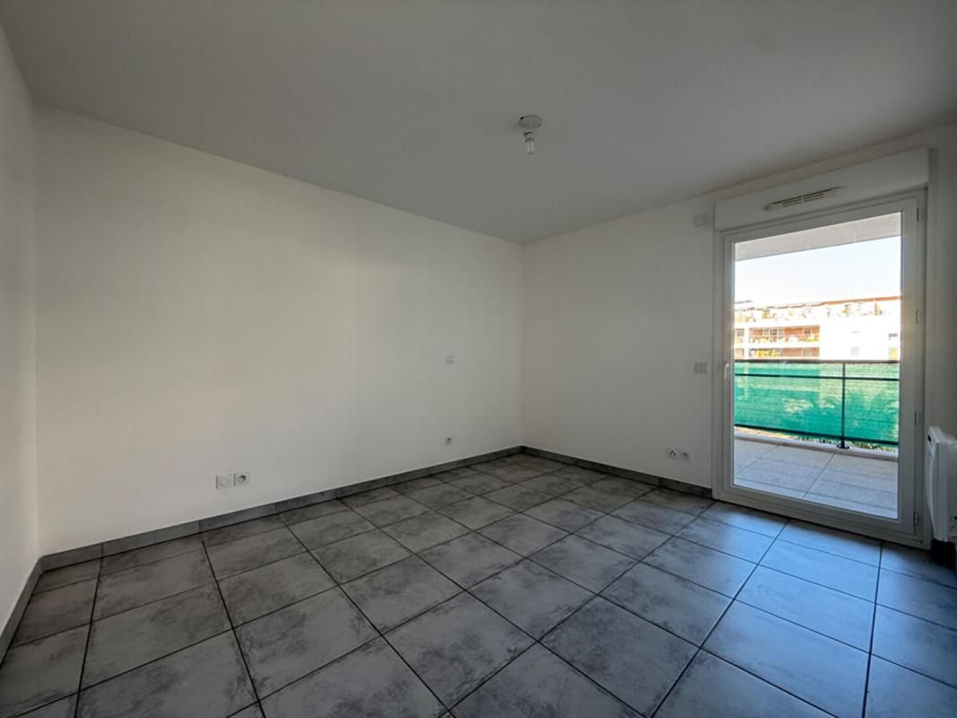 LE LAVANDOU Appartement T2 avec grande terrasse à 800m de la plage - LE LAVANDOU 4