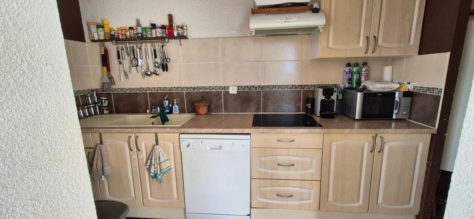 PAULHAN Villa  12 pièce(s) 252 m2 2