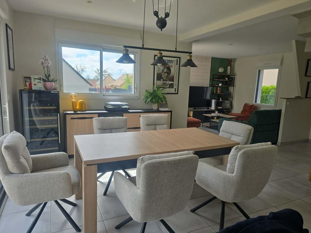 CHEMIRE-LE-GAUDIN Maison 4 CHAMBRES DOUBLE GARAGE 5 pièce(s) 120 m2 3