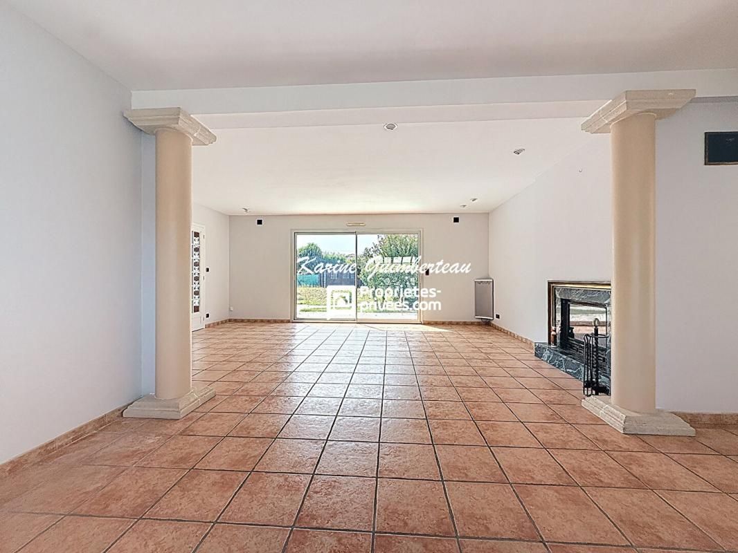 COUTRAS Coutras : Maison + studio + jardin arboré + garage 3