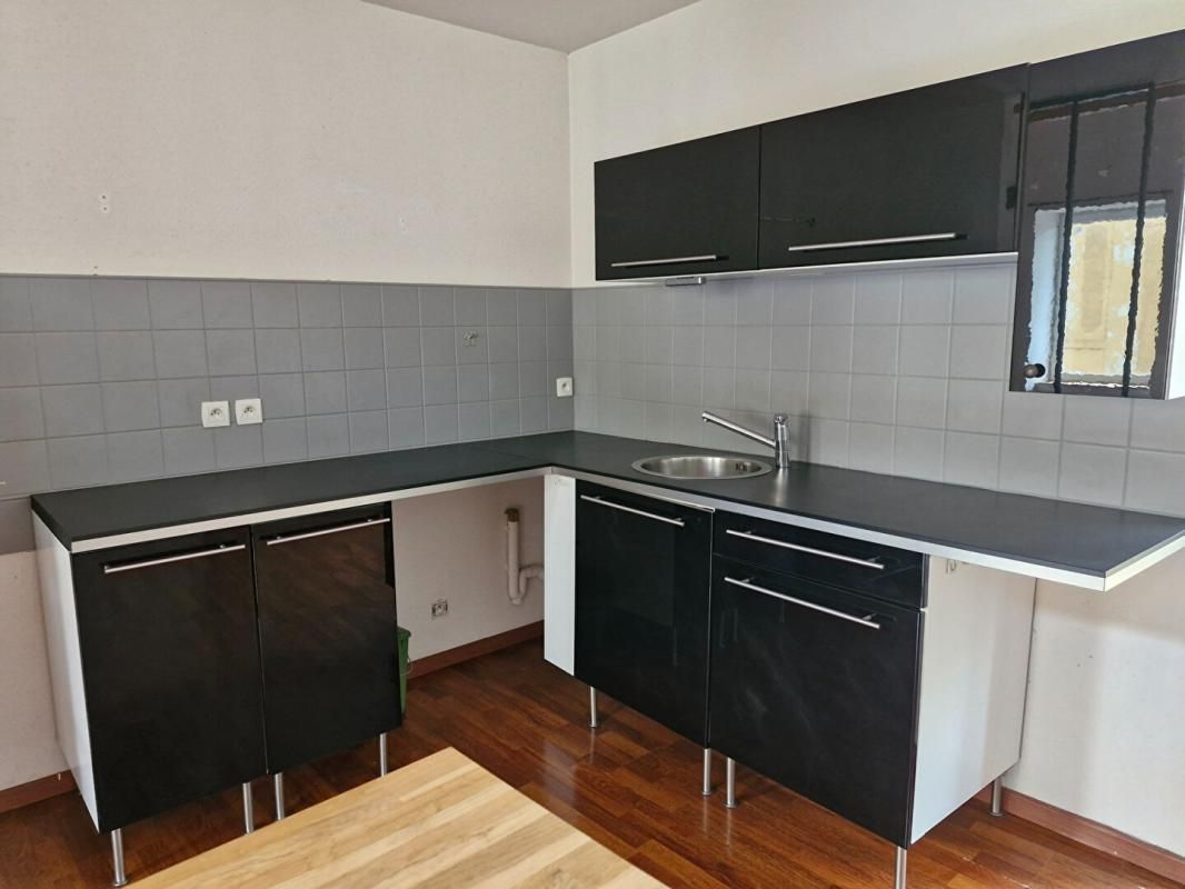 SAINT-JUST-EN-CHEVALET ST JUST EN CHEVALET - IMMEUBLE 3