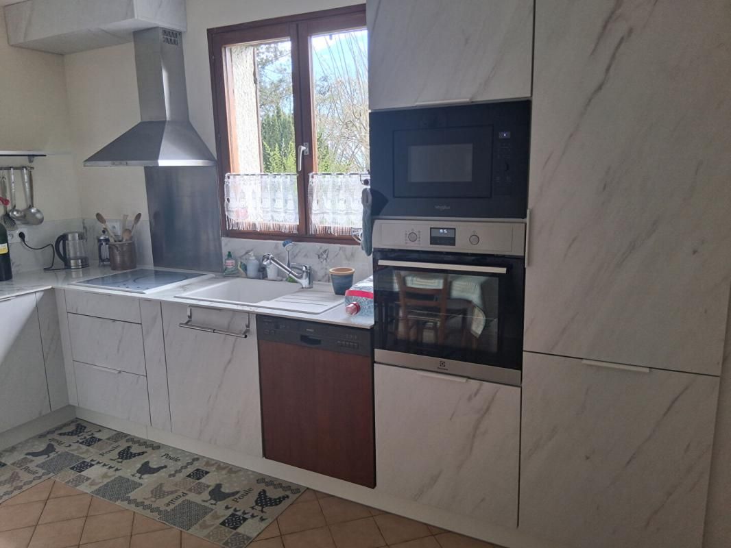 JUSSY Maison 4 pièce(s) 125 m2 2