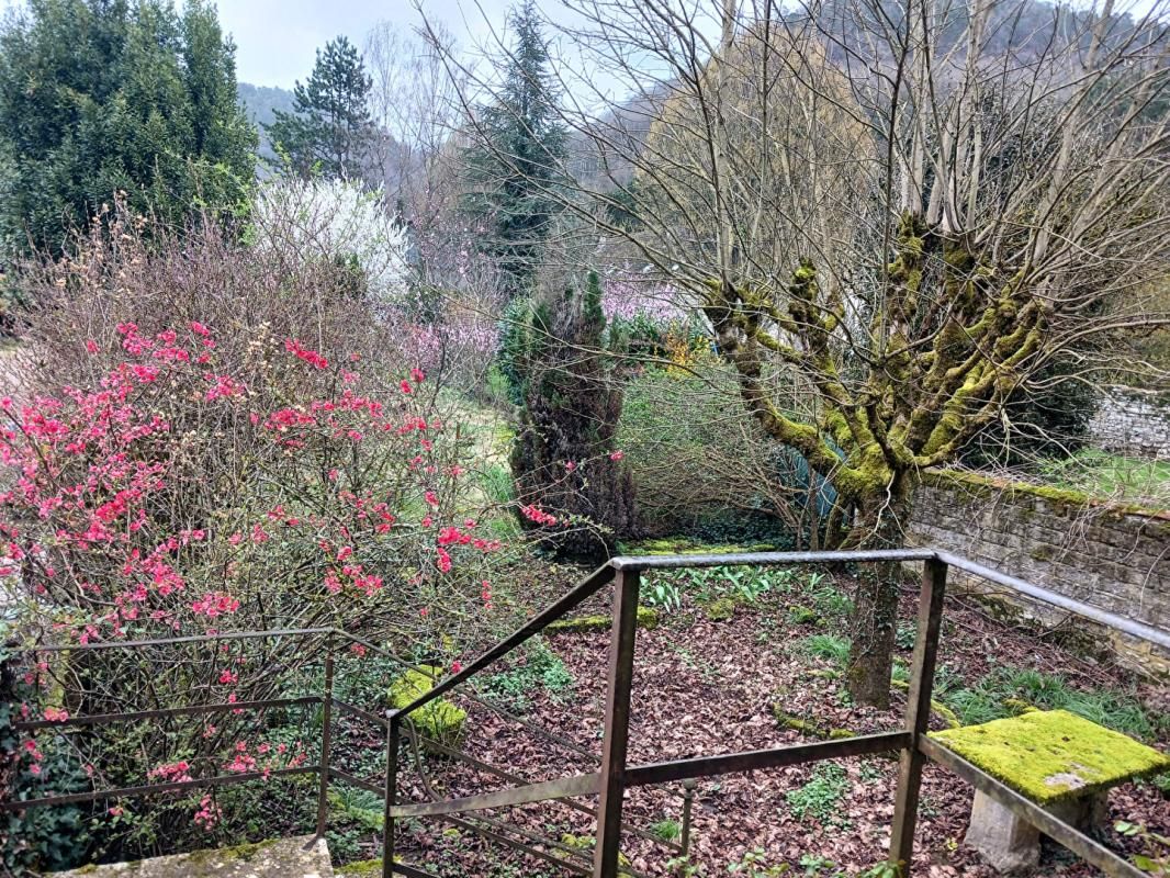 CONLIEGE Maison Conliège 7 pièce(s) 150 m2 2