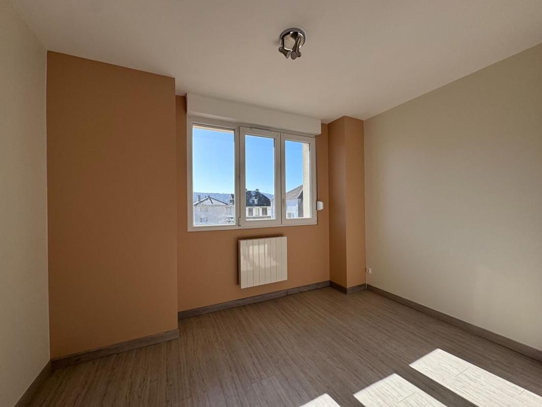 ARS-SUR-MOSELLE Appartement 2 chambres + Garage à 400 m de la gare d'Ars-sur-Moselle 4