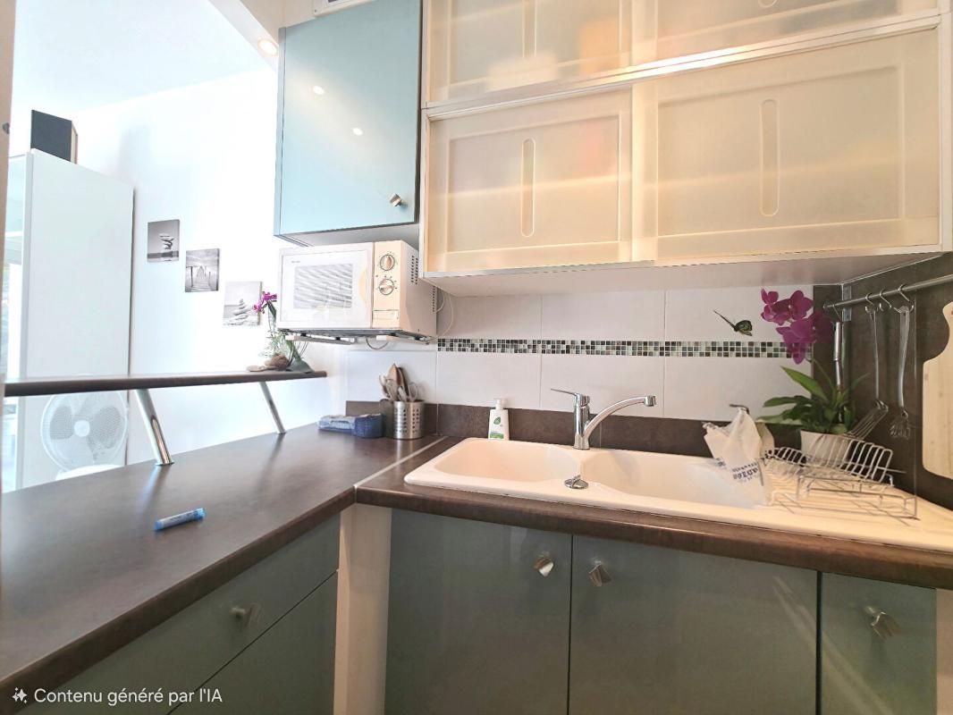 LE LAVANDOU GRAND STUDIO À LA FOSSETTE vue mer et terrasse 4