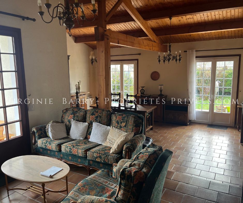 ECHILLAIS BELLE MAISON T5 DE PLAIN PIED NON MITOYENNE 2