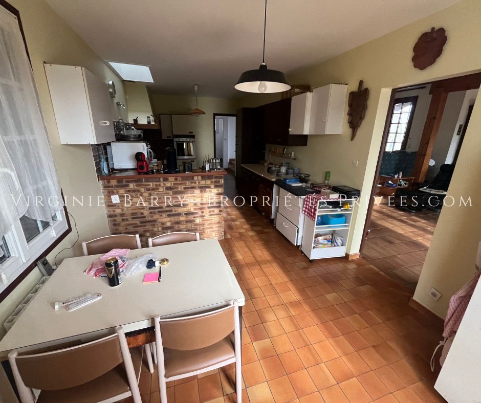 ECHILLAIS BELLE MAISON T5 DE PLAIN PIED NON MITOYENNE 3