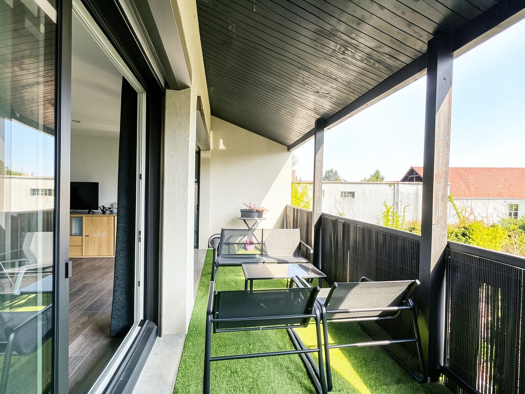 RIOM Appartement rénové au dernier étage 2