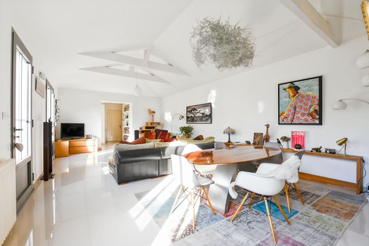 Belle maison familiale en pierre - 245 m² habitables - Jardin intime - Bordeaux Sacré-Coeur