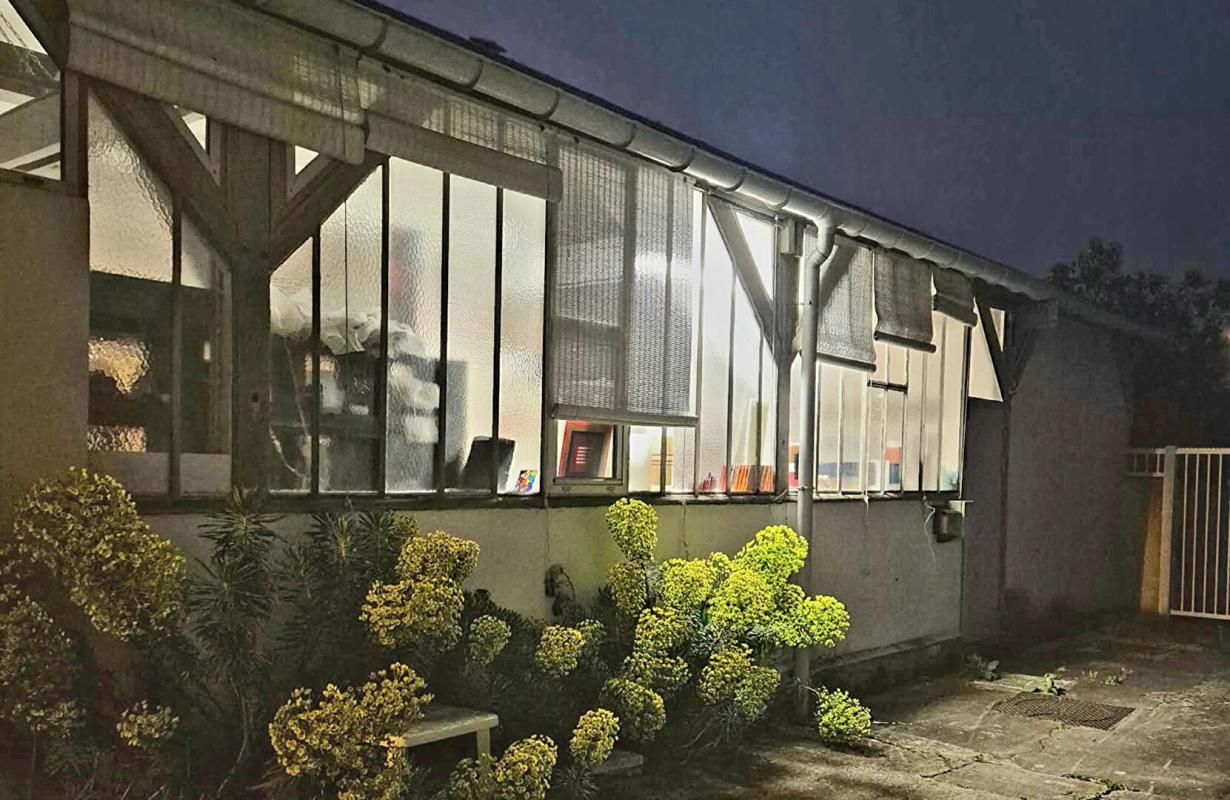 ATELIER D'ARTISTE/ LOFT 180m² avec jardin Neuilly-Plaisance (93360)