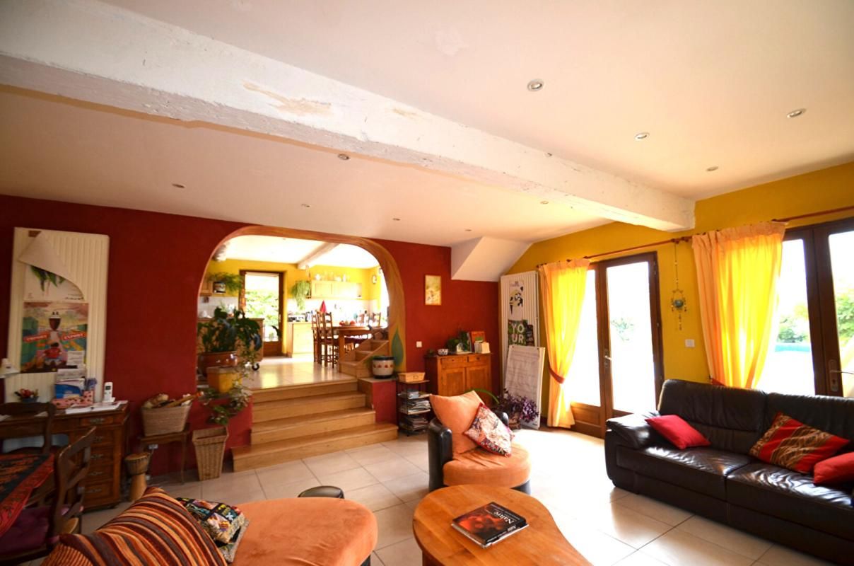 LENTILLY Maison de 220 m2 et dépendance de 180m2 + cave + garage : Ideal Famille nombreuse et : ou activité 4