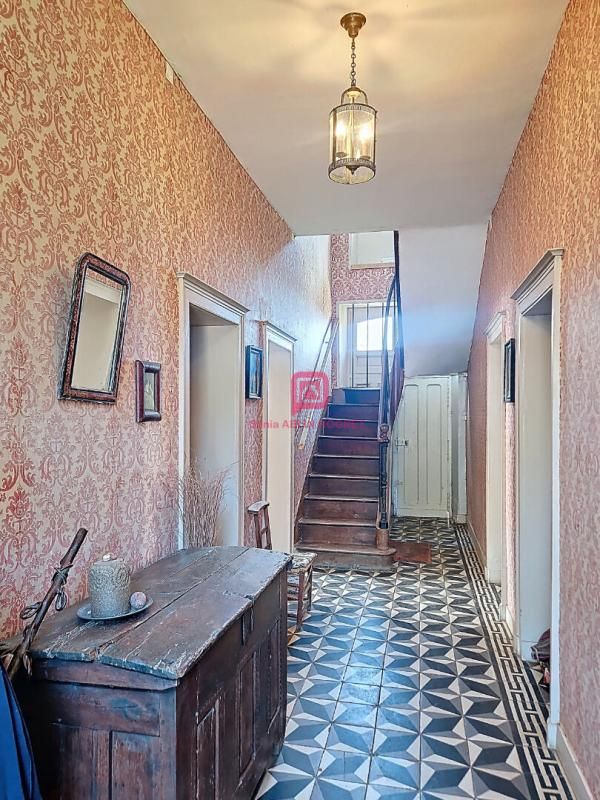 SAINT-AIGNAN-SUR-ROE Maison 191 m² - 6 pièces 2