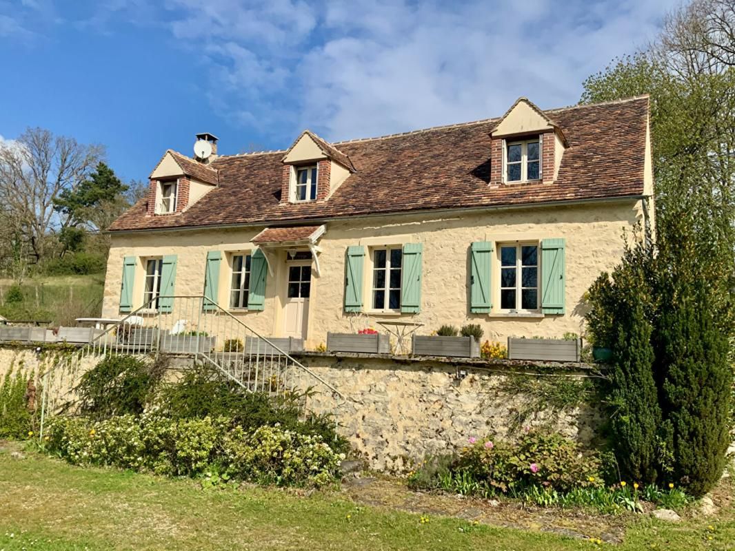 DORMELLES Elégante maison en pierre au coeur de la nature - Vue foret & charme authentiques à Dormelles 1
