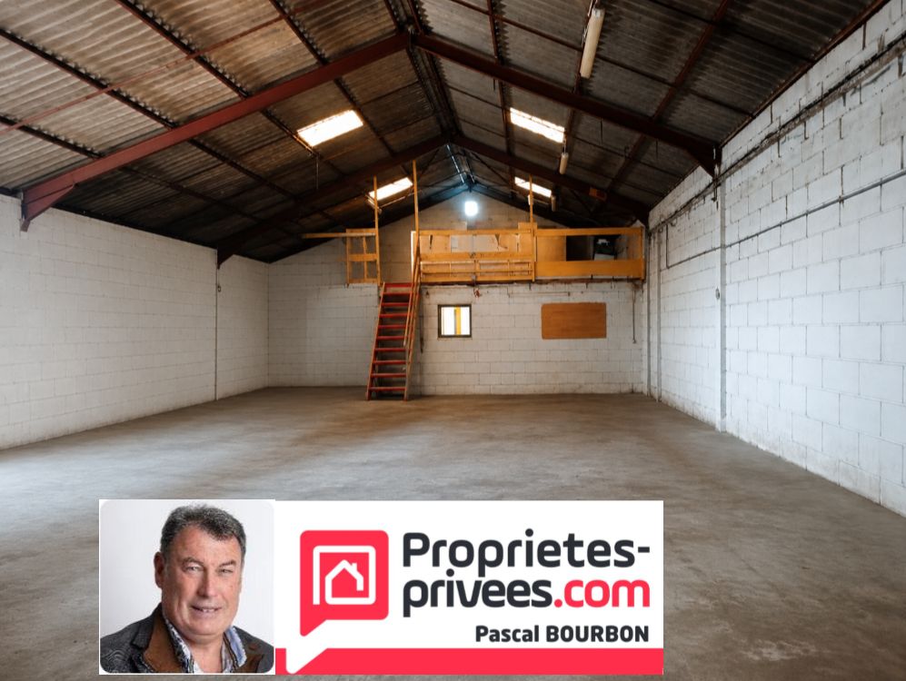 Hangar de 200m² et deux bureaux de jardin à Limoux sur 1000m²
