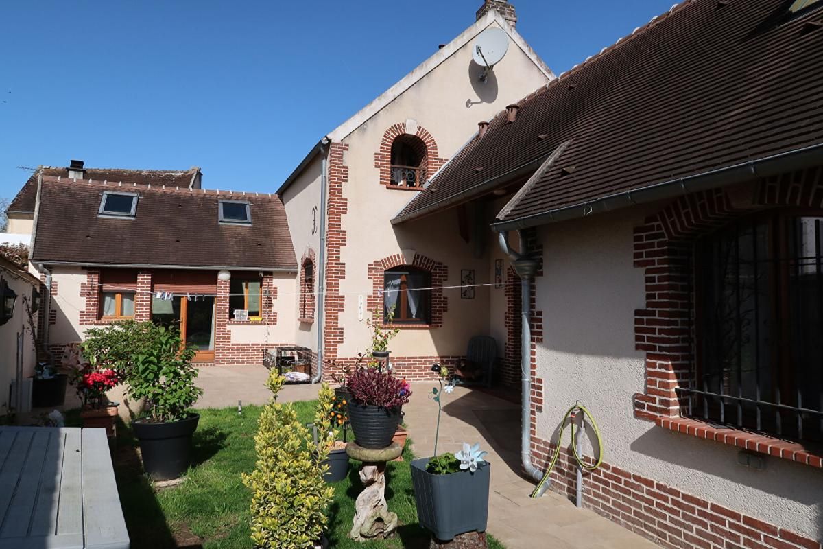 IVRY-LE-TEMPLE MAISON ANCIENNE COMPLETEMENT RENOVEE PAR UN COMPAGNON DE FRANCE 1