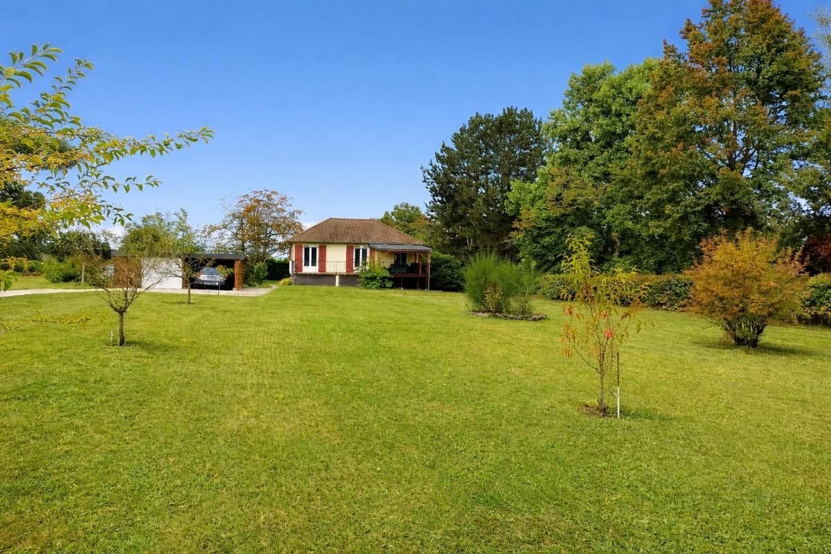 SOURSAC Maison individuelle avec beau terrain plat à Soursac 2