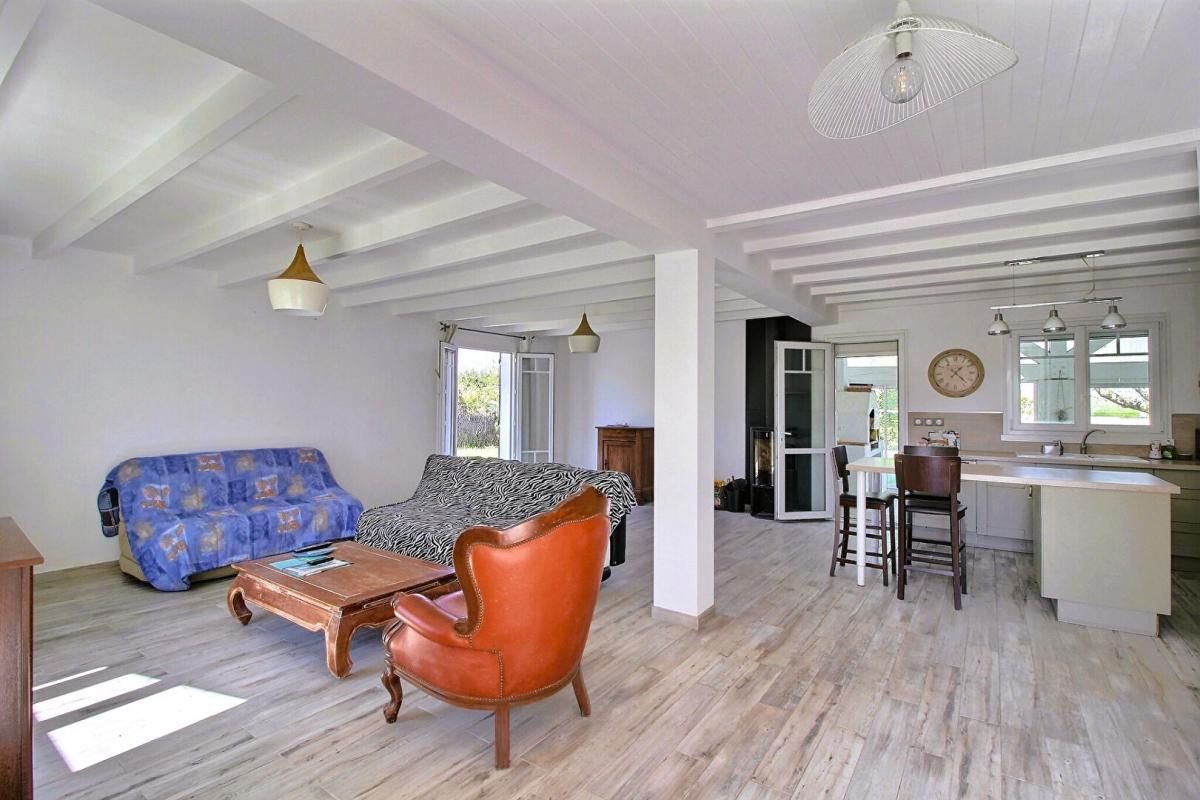 SAINT-LOUBES Maison T5 de plain-pied 145 M², garage 40 M², parcelle 1 250 M² à Saint-Loubès 3