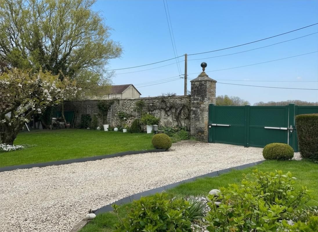 PROVINS Maison Provins 7 pièce(s) 4 Chambres 270 000 2