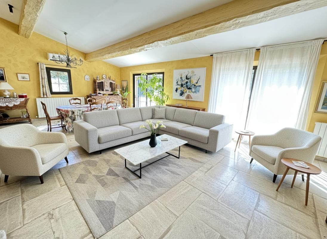 SAINT-CHAMAS Maison de plain pied à Saint Chamas avec piscine 2