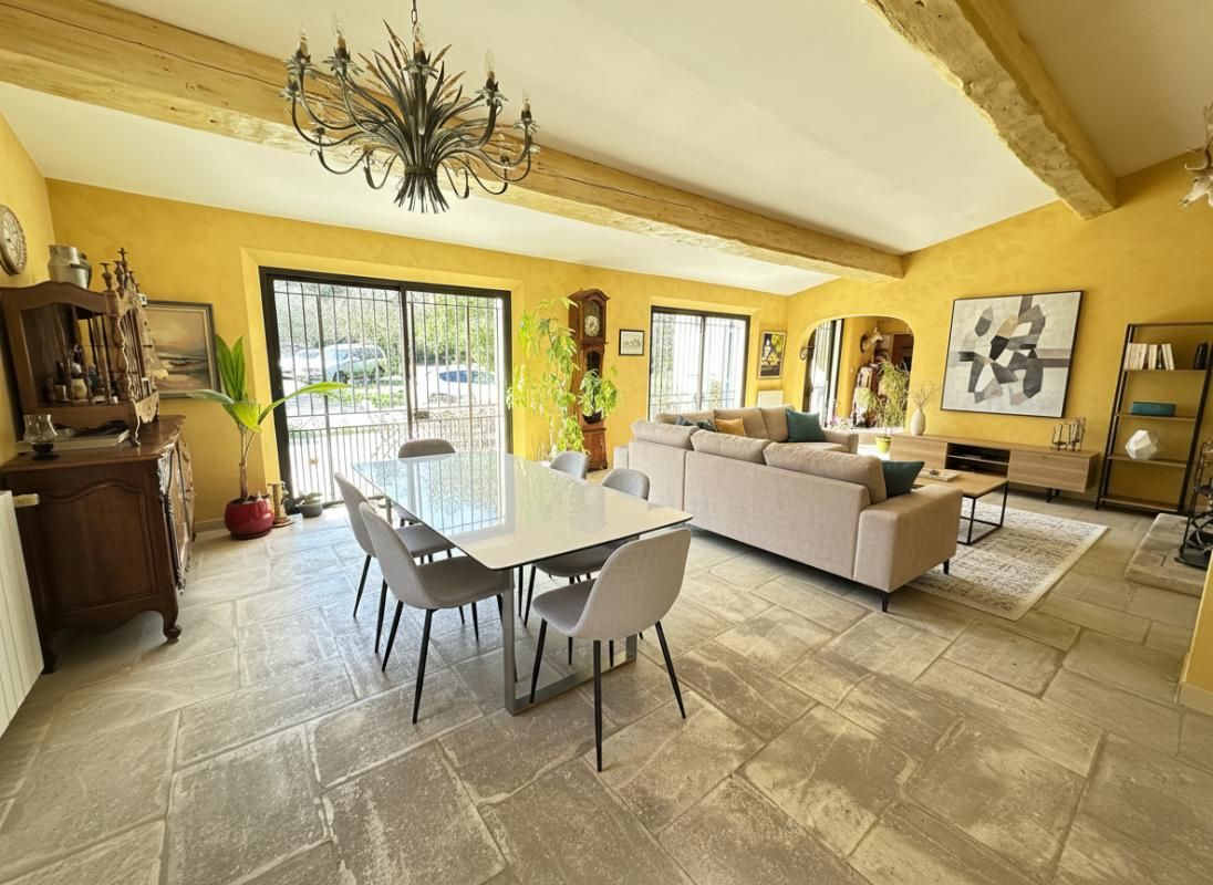 SAINT-CHAMAS Maison de plain pied à Saint Chamas avec piscine 3